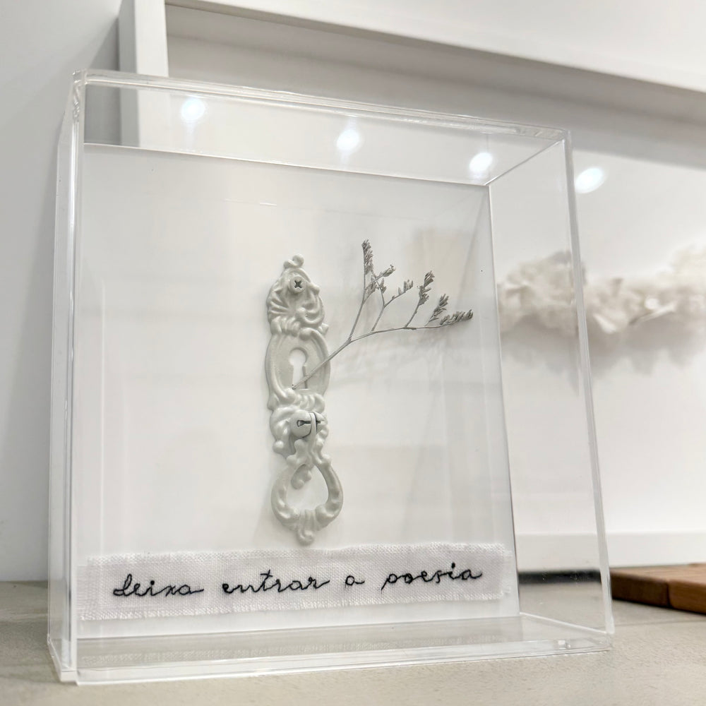 Quadro deixa entrar a poesia